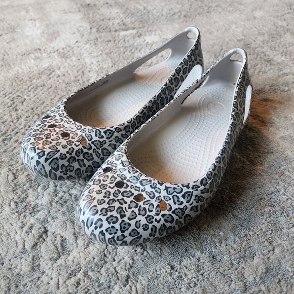 Crocs Kadee Thea Size 9 Shoes Cheetah Leopard Print Ballet Flats Slip On - Picture 3 of 7